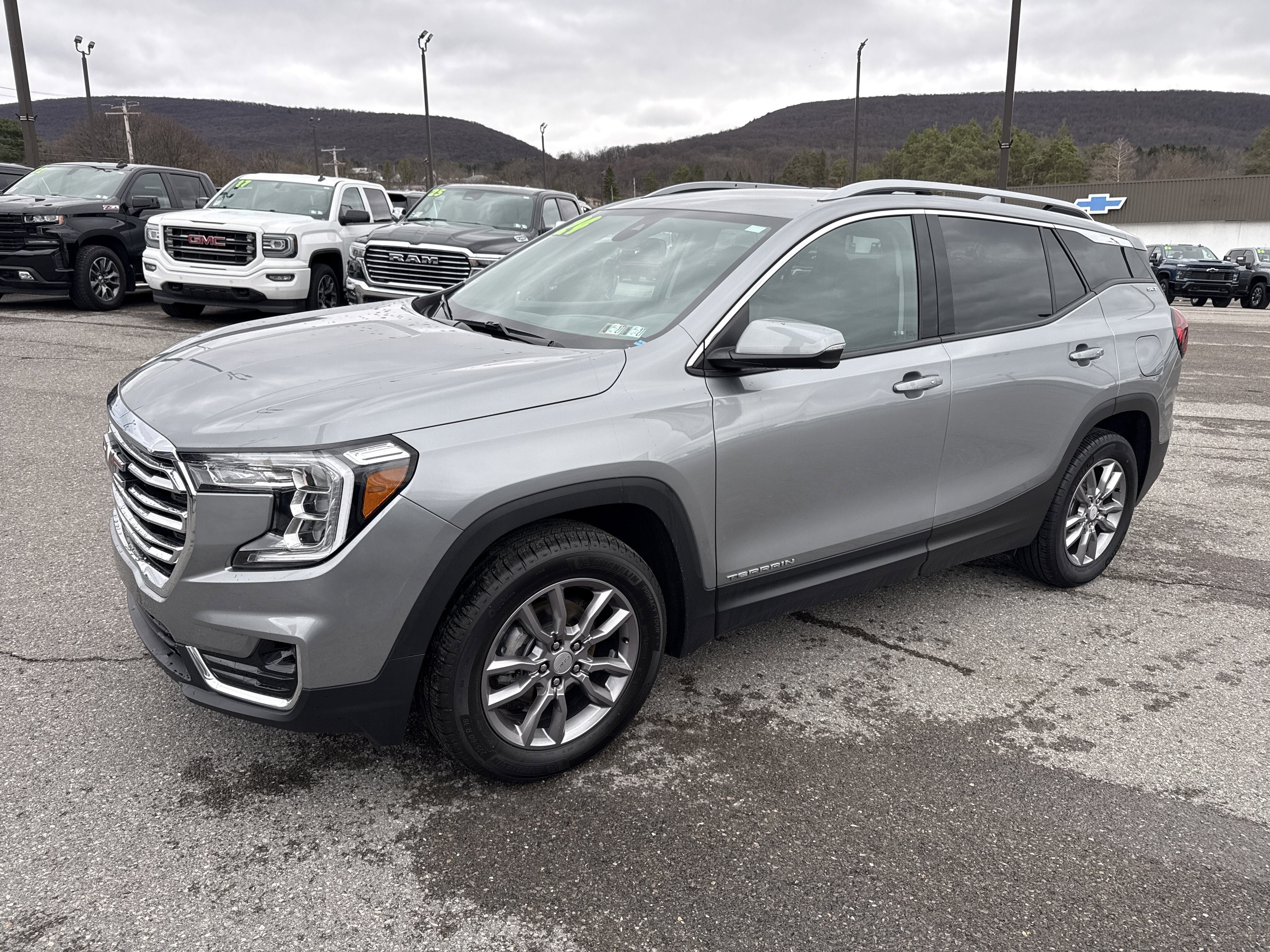 2024 GMC Terrain SLT