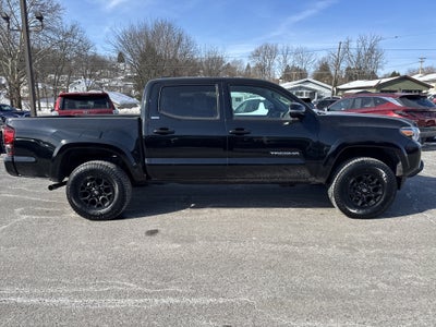 2022 Toyota Tacoma 4WD SR