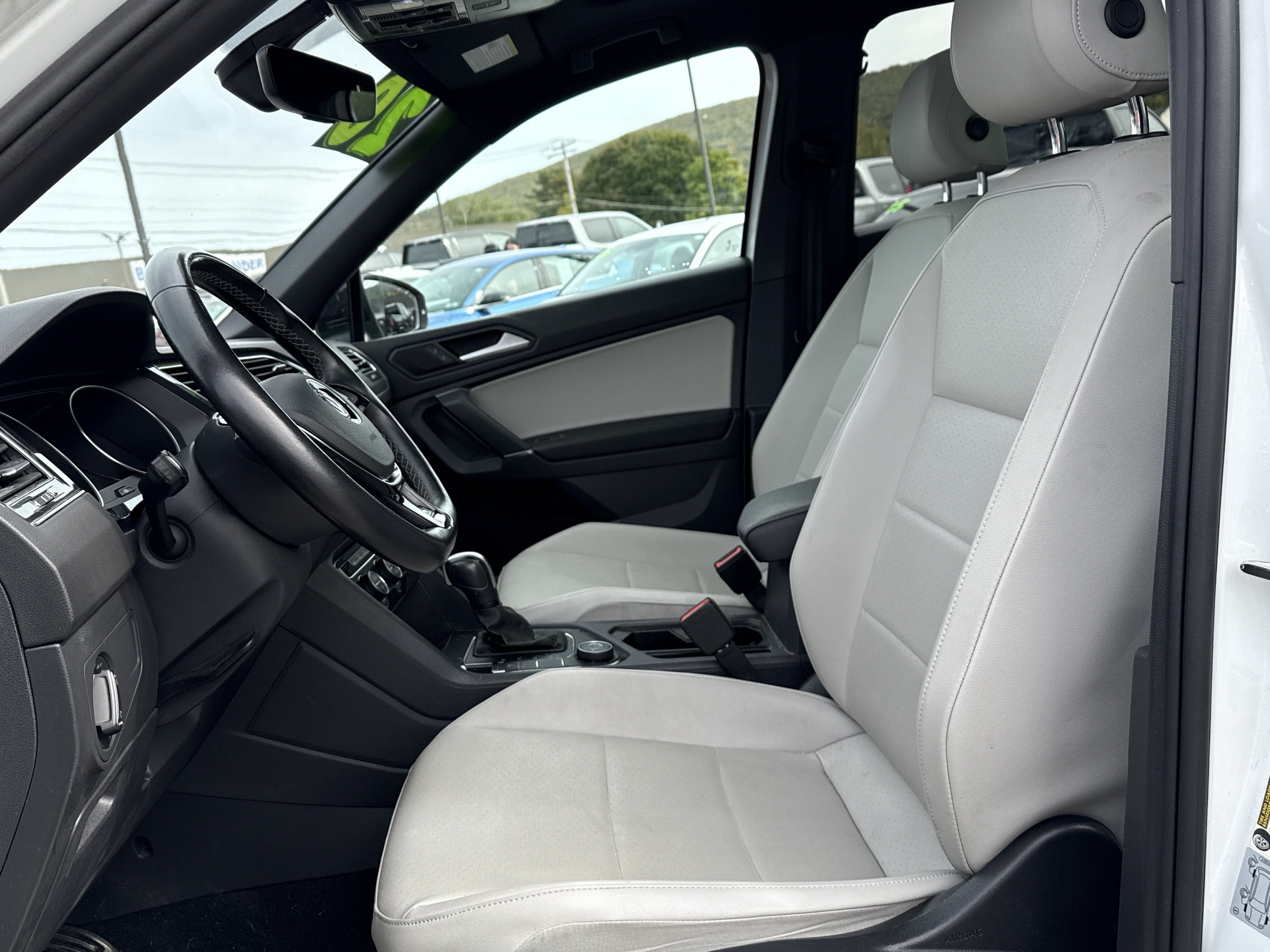 2020 Volkswagen Tiguan SE R-Line Black