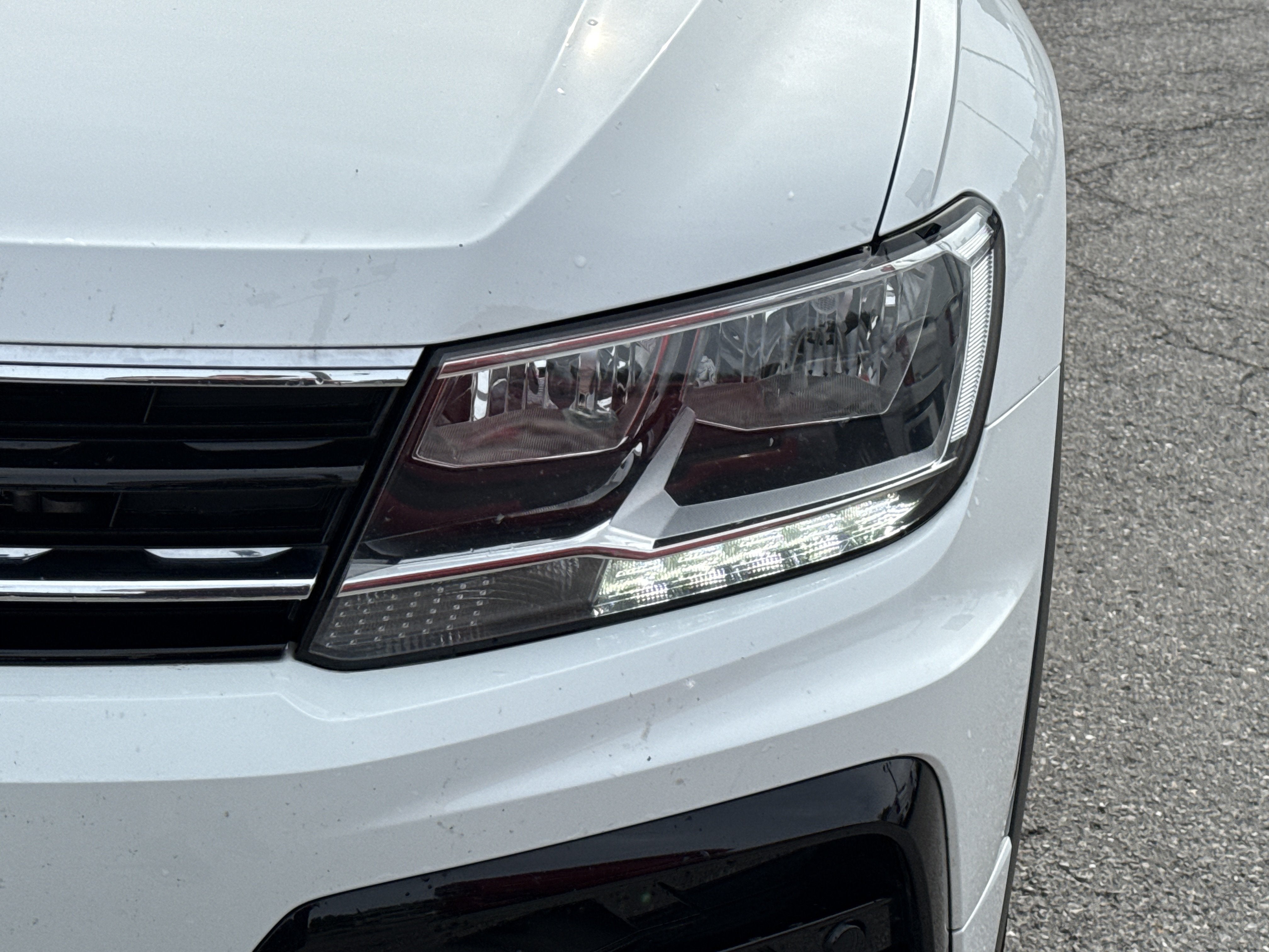 2020 Volkswagen Tiguan SE R-Line Black