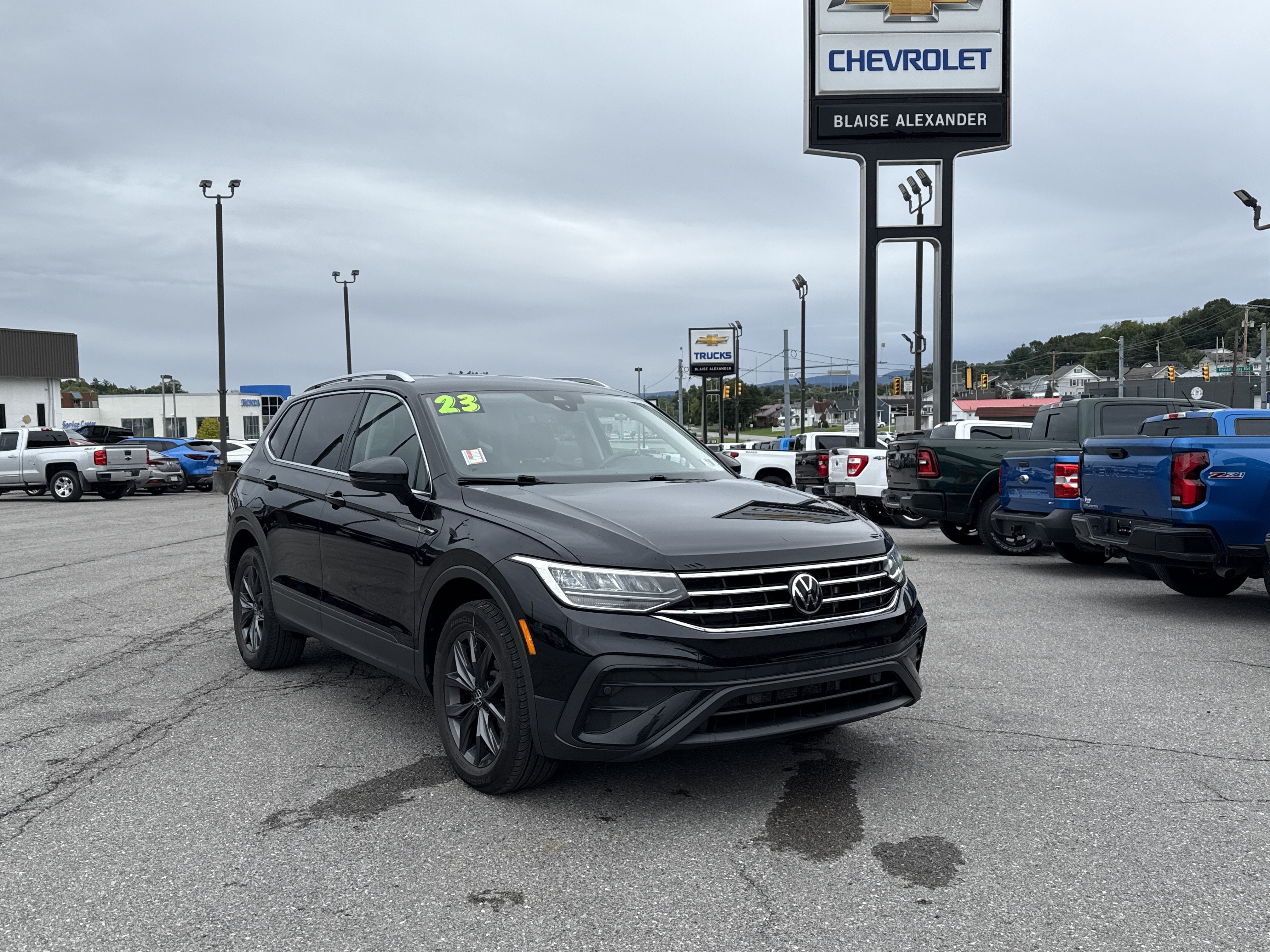 2023 Volkswagen Tiguan SE