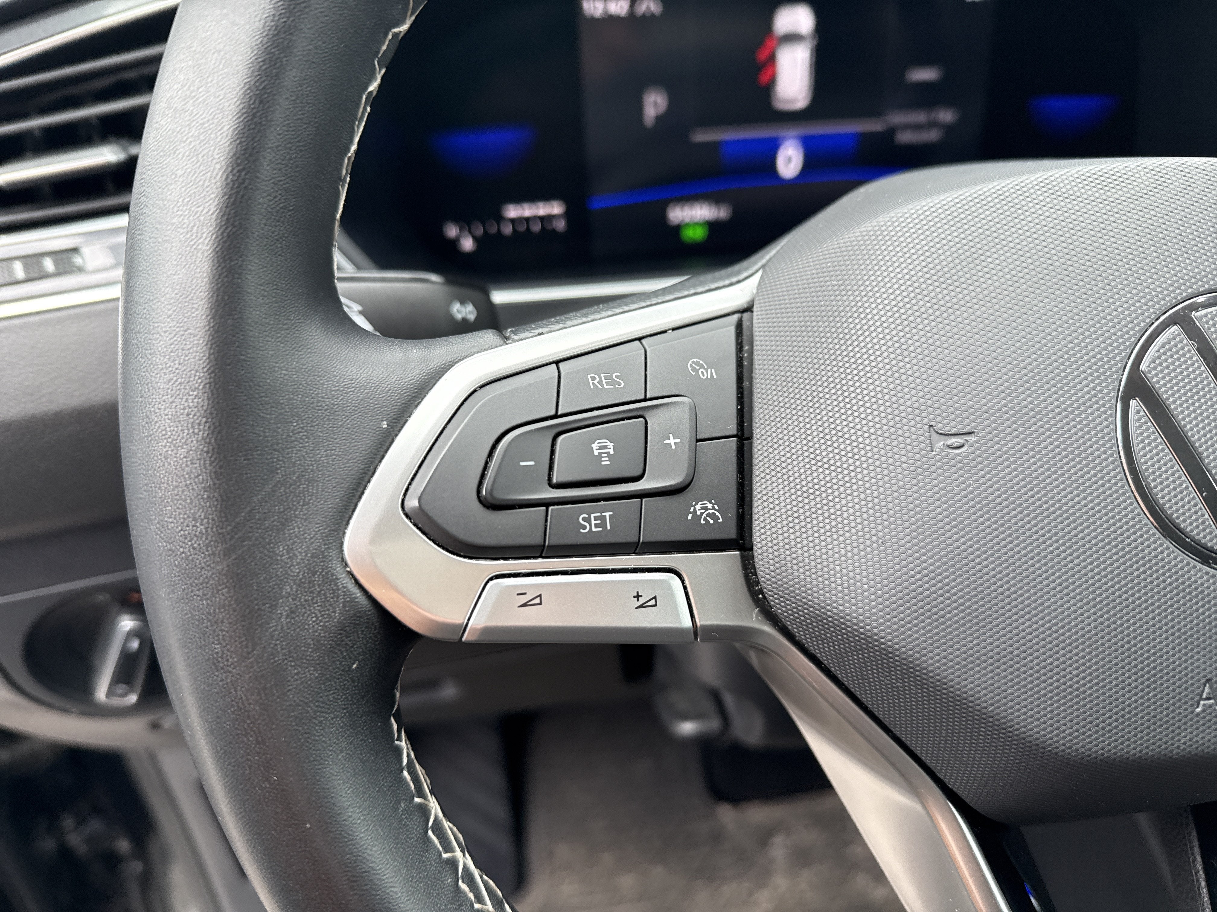 2023 Volkswagen Tiguan SE