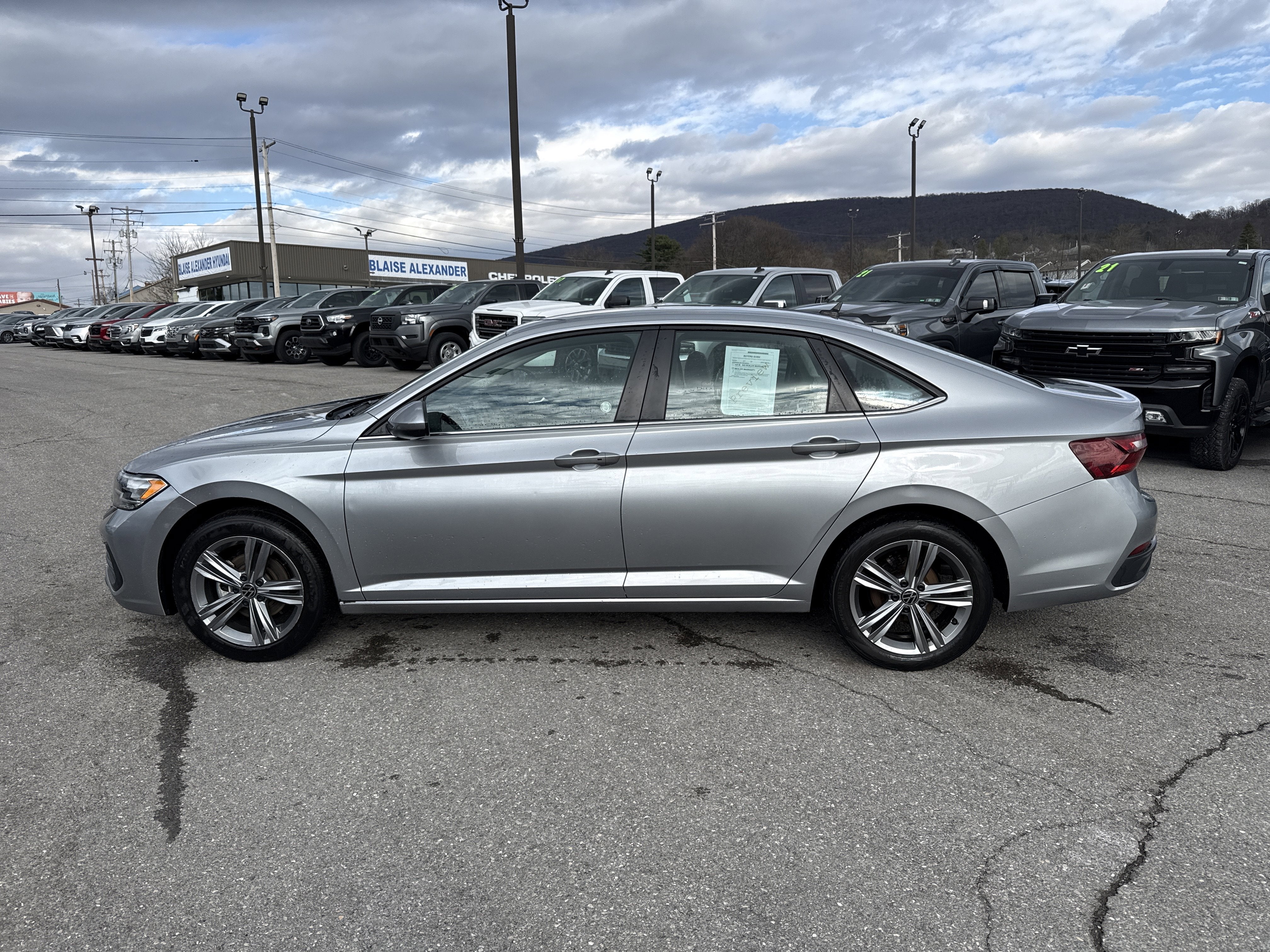 2024 Volkswagen Jetta SE