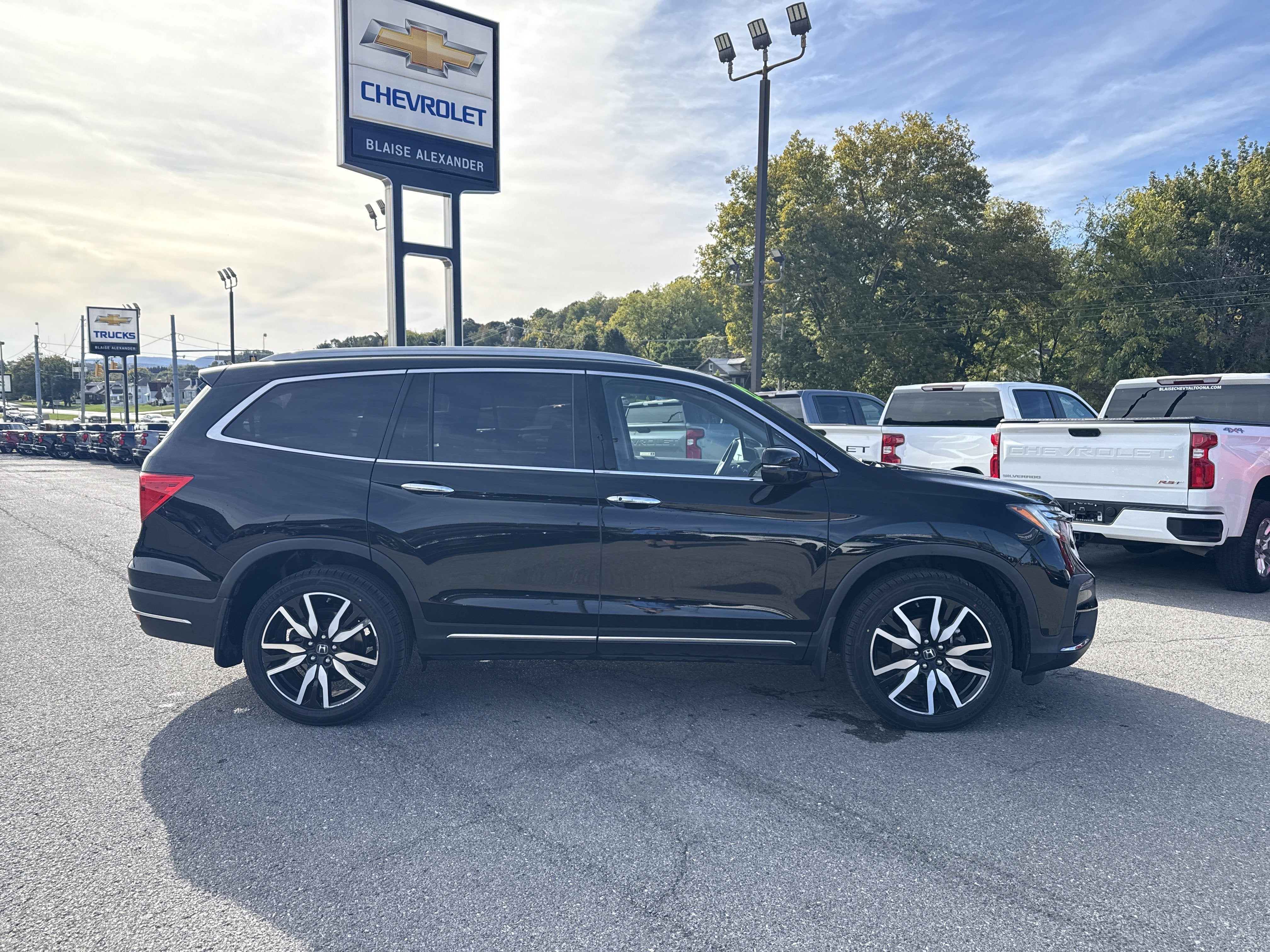 2022 Honda Pilot Touring 8-Passenger