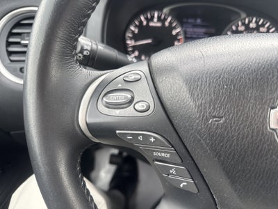 2020 Nissan Pathfinder SV