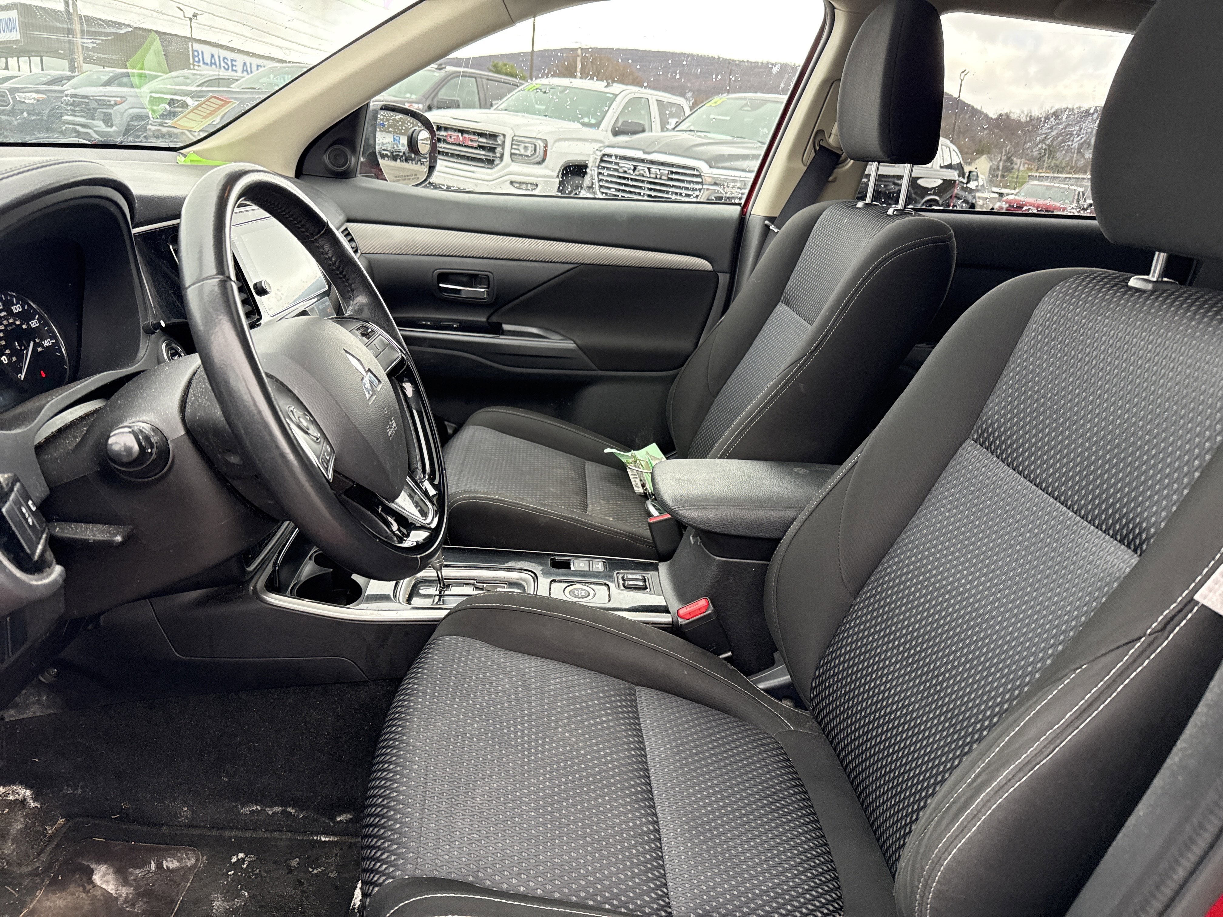 2017 Mitsubishi Outlander SE