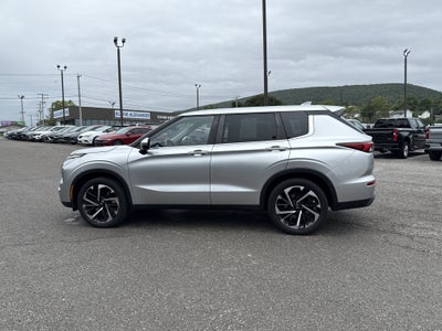 2022 Mitsubishi Outlander ES