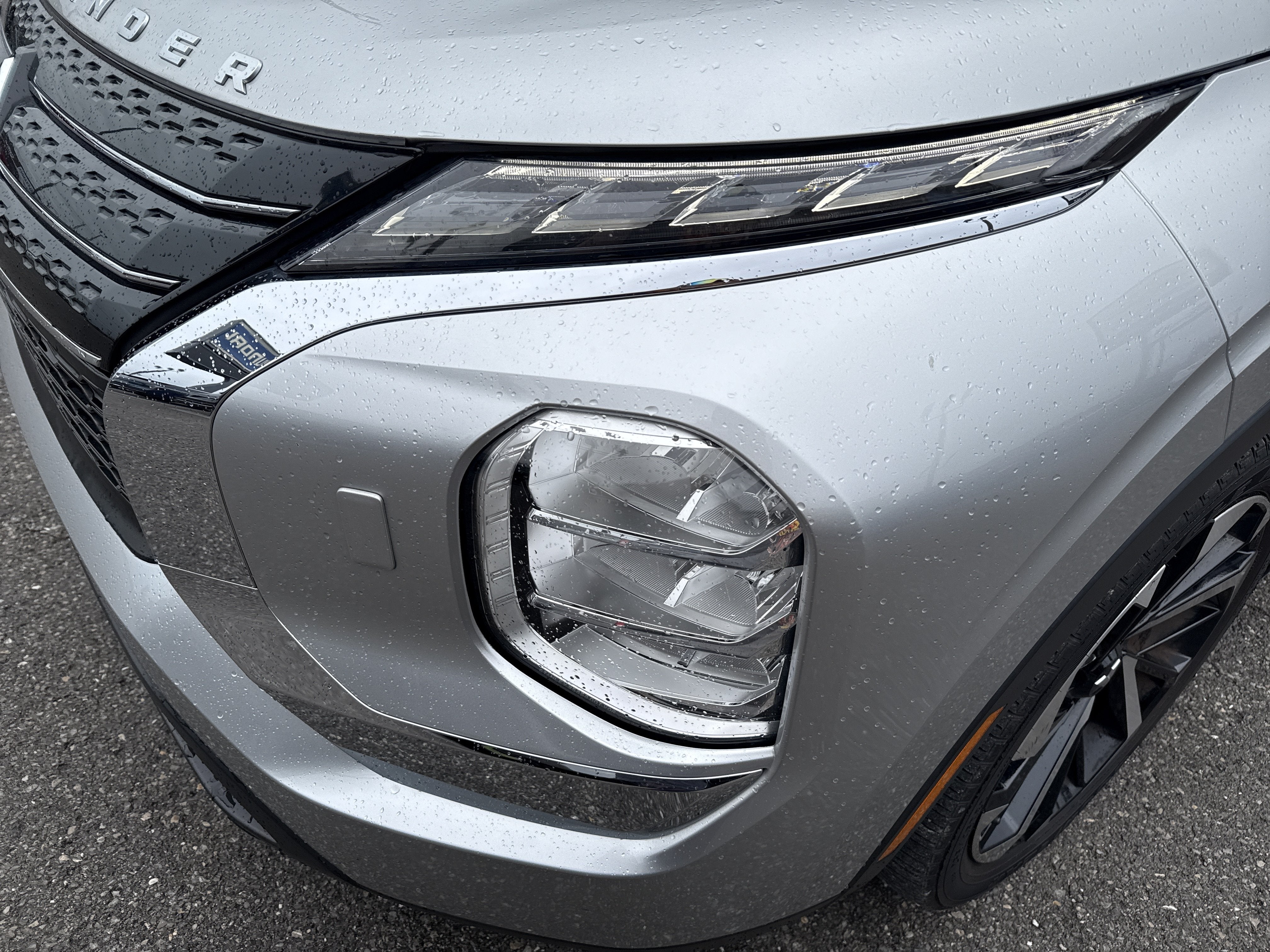 2022 Mitsubishi Outlander ES