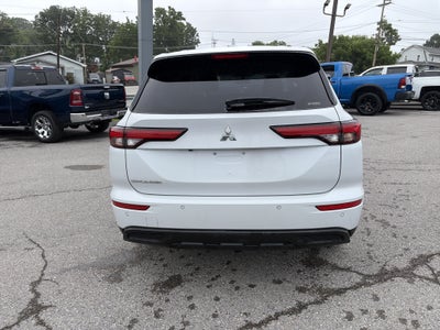 2022 Mitsubishi Outlander ES