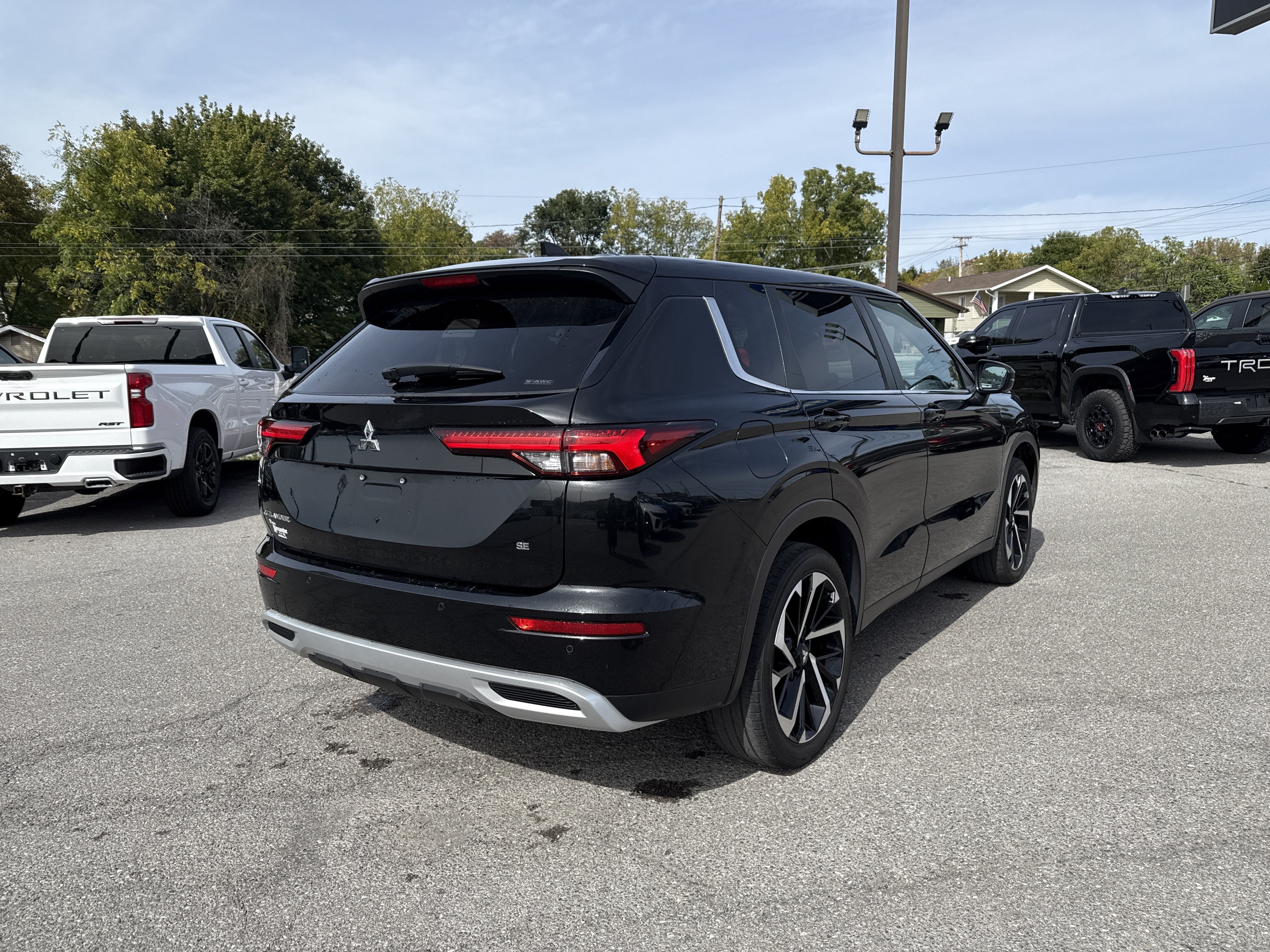 2023 Mitsubishi Outlander SE