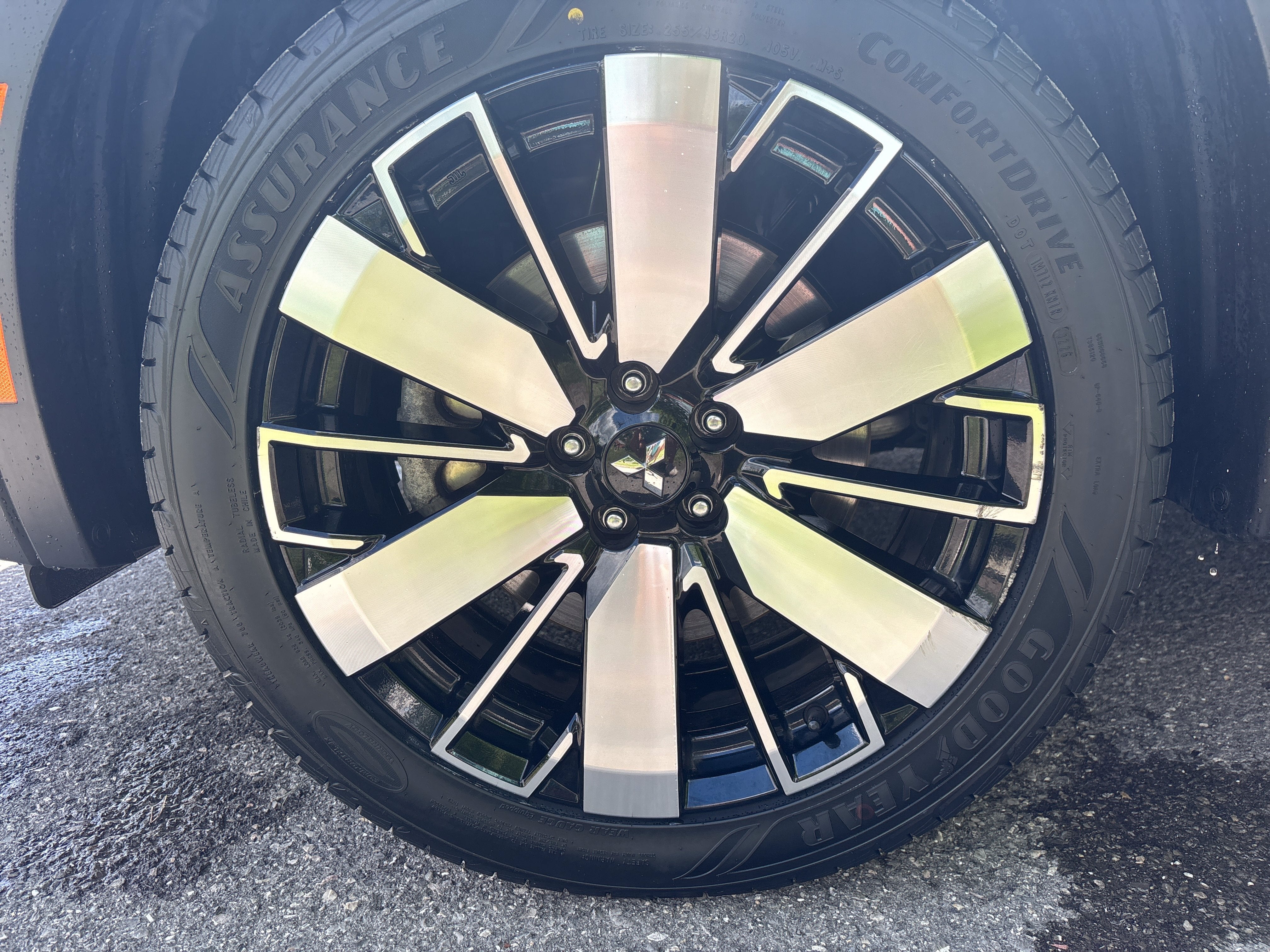 2025 Mitsubishi Outlander SE
