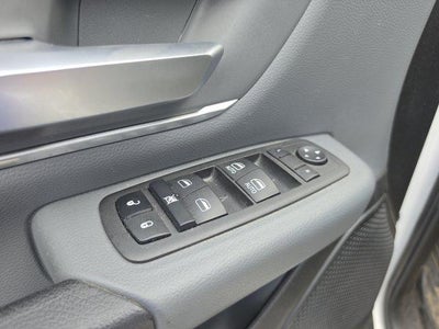 2022 RAM 1500 Big Horn 4x4 Crew Cab 5'7" Box