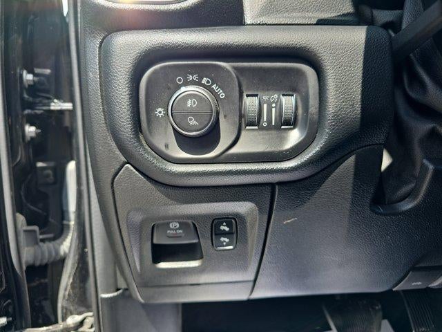 2021 RAM 1500 Laramie 4x4 Crew Cab 5'7" Box