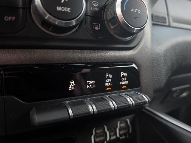 2021 RAM 1500 Big Horn 4x4 Crew Cab 6'4" Box
