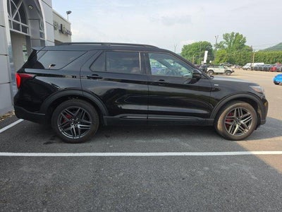 2025 Ford Explorer ST-Line 4WD