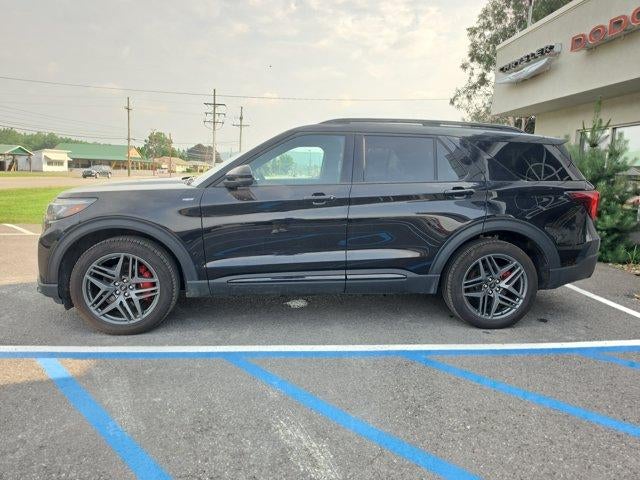 2025 Ford Explorer ST-Line 4WD