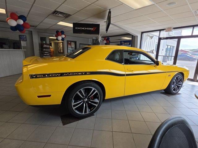 2012 Dodge Challenger 2dr Cpe Yellow Jacket