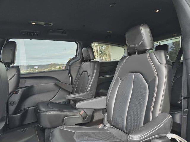 2025 Chrysler Pacifica Select FWD