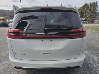 2025 Chrysler Pacifica Select FWD