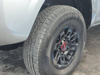 2023 Toyota Tacoma 4WD 4WD SR Double Cab 5' Bed V6 AT (GS)