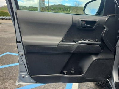 2023 Toyota Tacoma 4WD 4WD SR Double Cab 5' Bed V6 AT (GS)