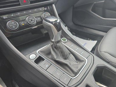 2022 Volkswagen Jetta SE Auto