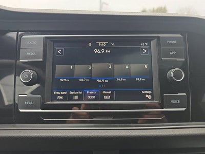 2022 Volkswagen Jetta SE Auto