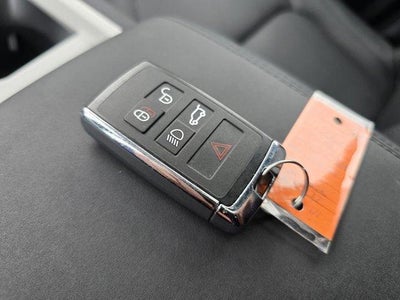 2025 Land Rover Defender 110 P300 S