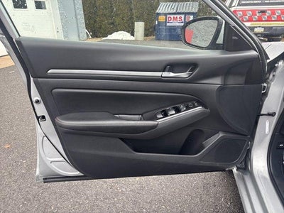 2023 Nissan Altima 2.5 SV Sedan