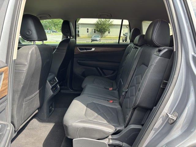2025 Volkswagen Atlas 2.0T SE w/Technology 4MOTION