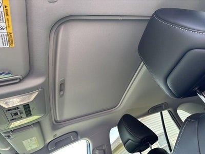 2025 Toyota RAV4 XLE Premium AWD (Natl)