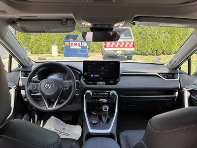 2025 Toyota RAV4 Limited AWD (GS)