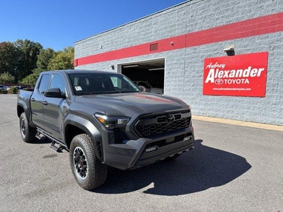 2026 Toyota Tacoma 4WD 4WD TRD Off Road Double Cab 5' Bed AT (Natl)