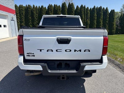 2024 Toyota Tacoma 4WD 4WD TRD Off Road Double Cab 5' Bed AT (Natl)