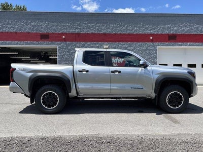 2026 Toyota Tacoma 4WD 4WD TRD Off Road Double Cab 5' Bed AT (Natl)