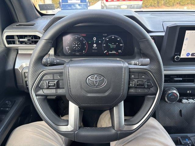 2025 Toyota Tacoma 4WD 4WD SR Double Cab 5' Bed MT (Natl)