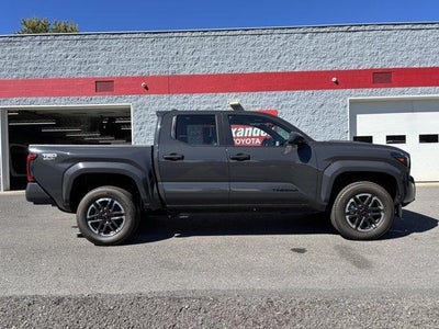 2026 Toyota Tacoma 4WD 4WD TRD Sport Double Cab 5' Bed AT (Natl)