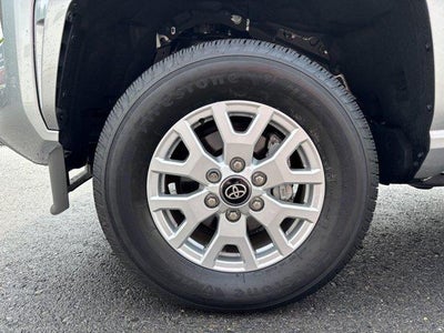 2025 Toyota Tacoma 4WD 4WD SR Double Cab 5' Bed AT (GS)