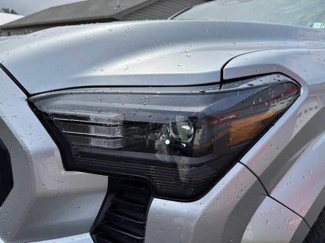 2025 Toyota Tacoma 4WD 4WD SR Double Cab 5' Bed AT (GS)