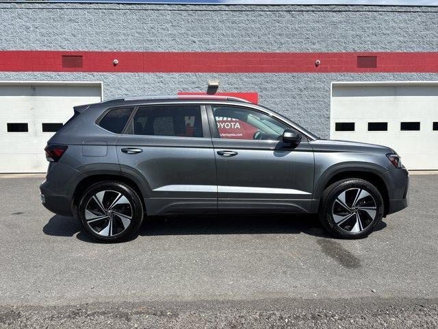2025 Volkswagen Taos SE 4MOTION