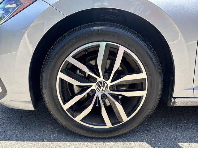 2025 Volkswagen Jetta SE Auto
