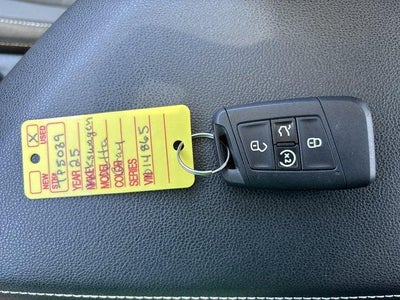 2025 Volkswagen Jetta SE Auto
