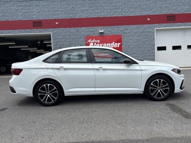 2025 Volkswagen Jetta Sport Auto