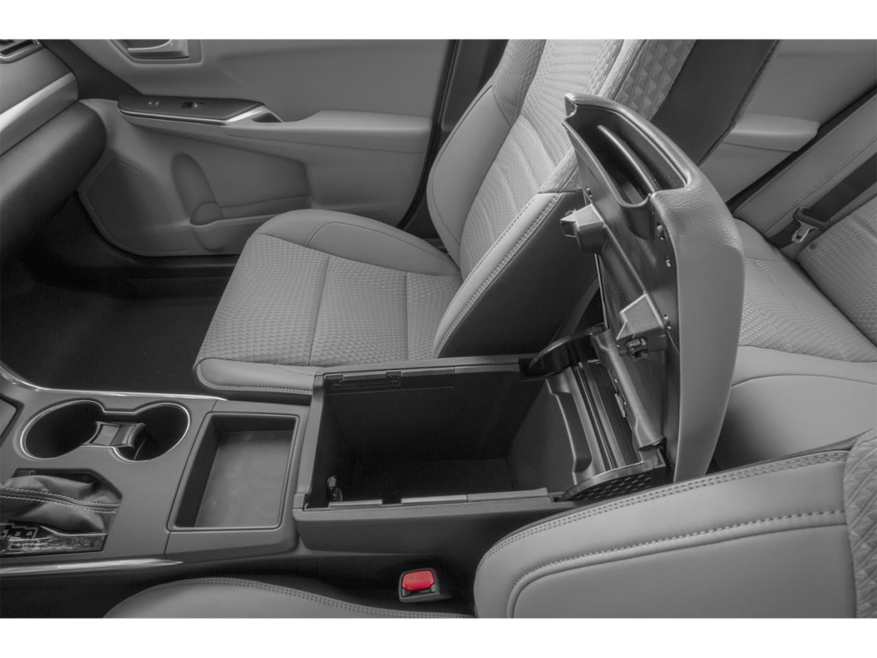 2015 Toyota Camry 4dr Sdn I4 Auto SE (SE)