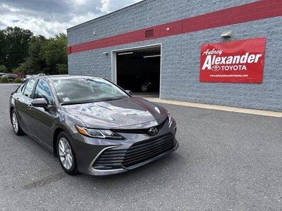 2024 Toyota Camry LE Auto (SE)