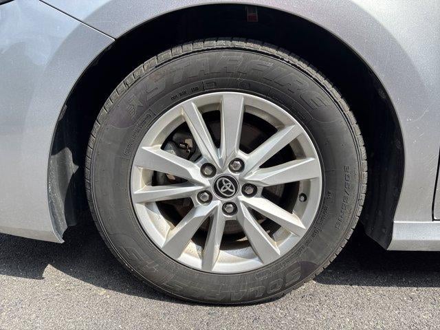 2025 Toyota Camry LE (SE)