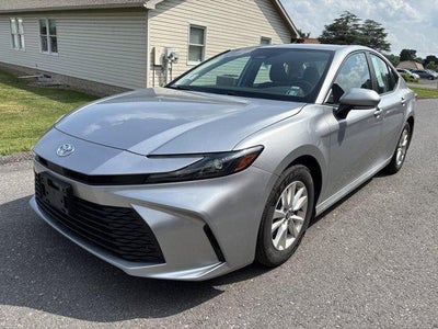 2025 Toyota Camry LE (SE)