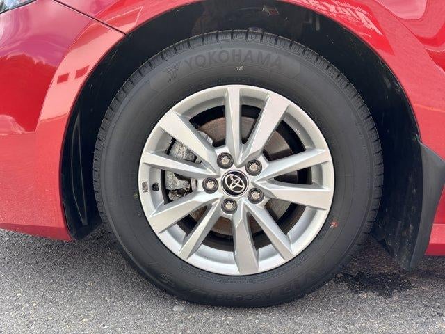 2025 Toyota Camry LE (SE)