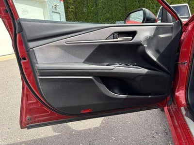 2025 Toyota Camry LE (SE)