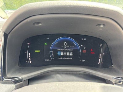 2025 Toyota Camry LE (SE)